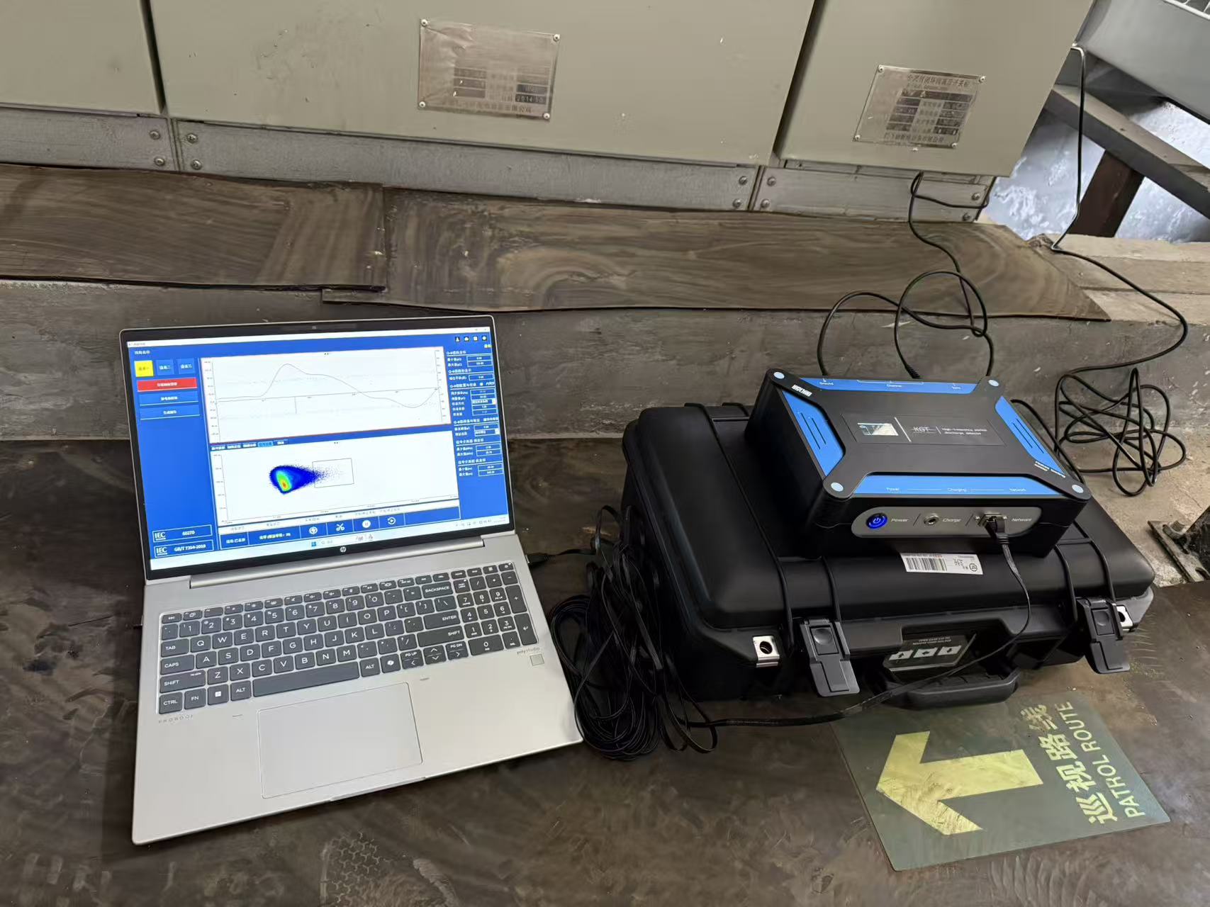 高頻電纜局放測試儀在電網(wǎng)測試現(xiàn)場 高頻電纜局放測試儀在電網(wǎng)測試現(xiàn)場