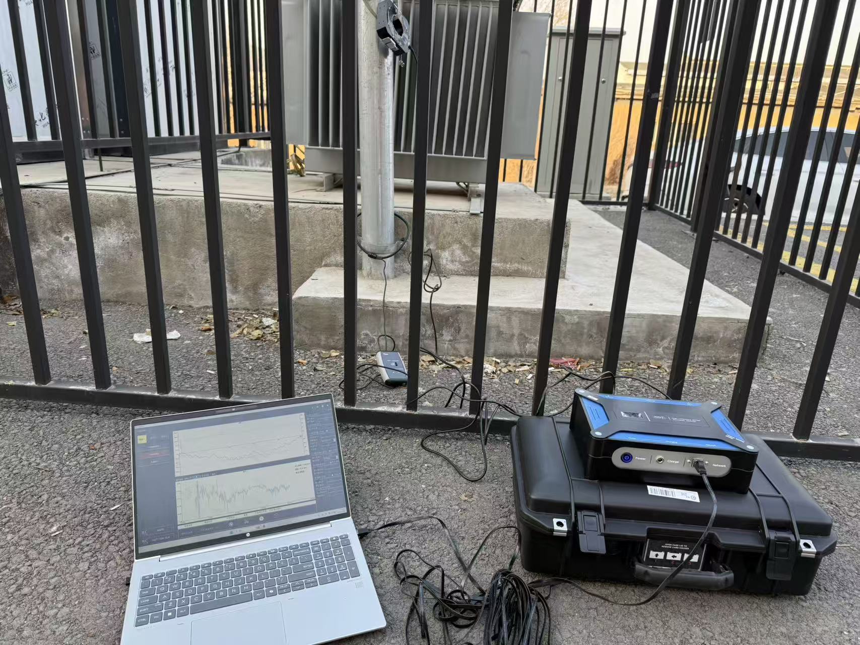 高頻電纜局放測試儀在電網(wǎng)測試現(xiàn)場